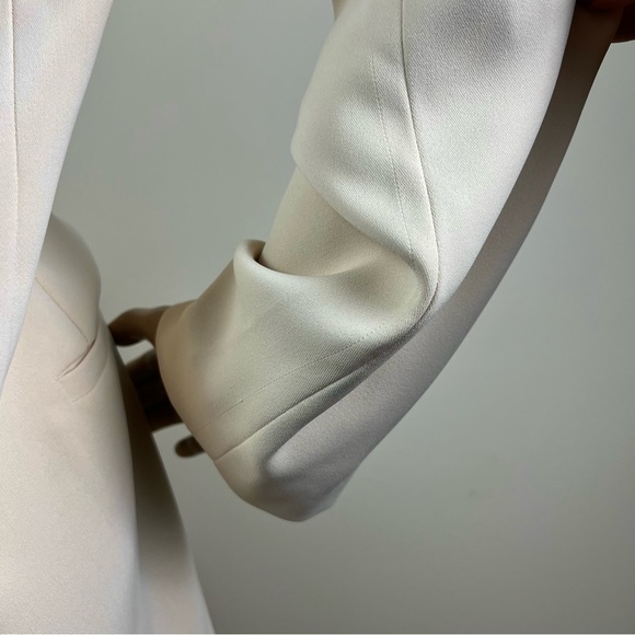 VINCE REVOLVE BEIGE CREPE DOUBLE-BREASTED BLAZER - Picture 11 of 13